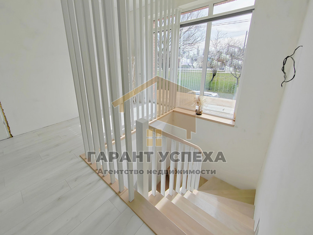 Лестница, ведущая на второй этаж.