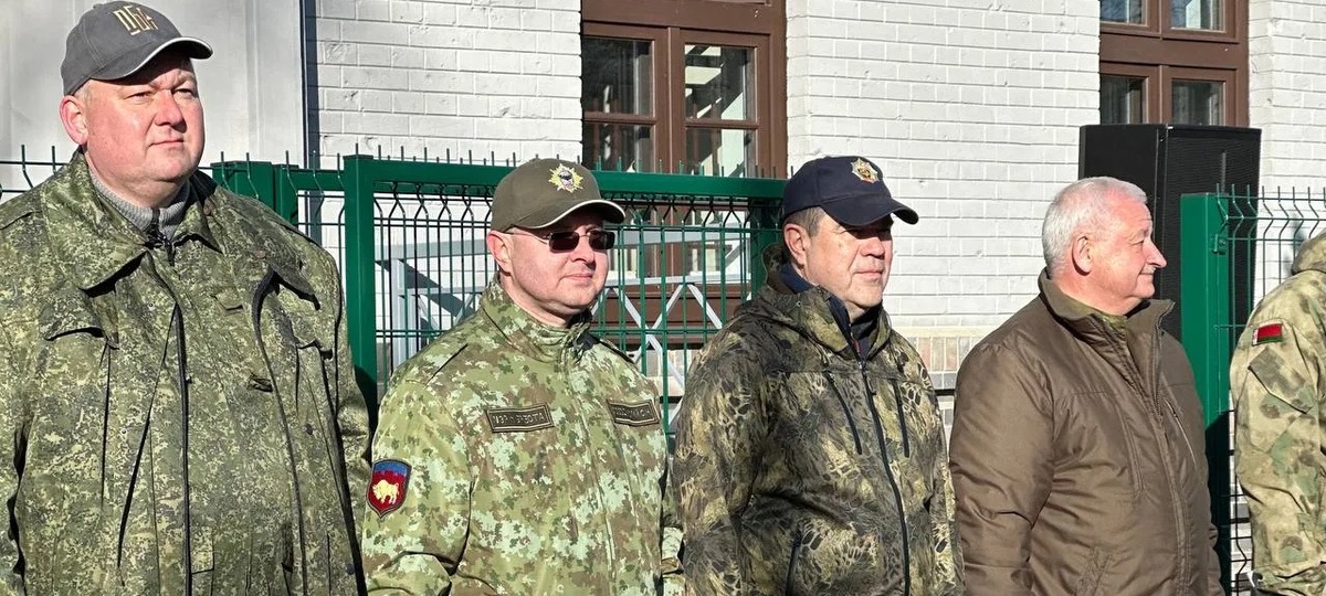 Брестские чиновники в военной форме. Иллюстративное фото