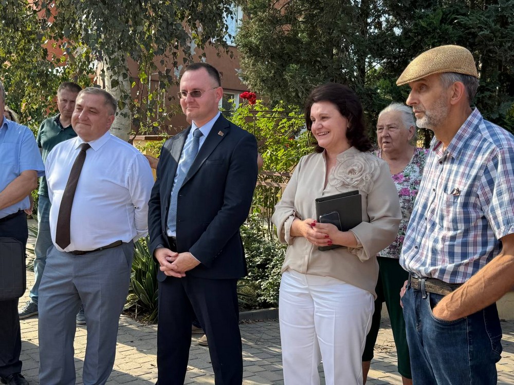 Сергей Лободинский и Андрей Филанович на встрече с жителями Березовски