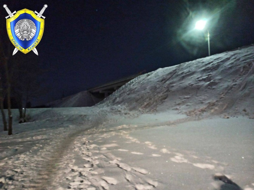 Снежная горка в Полоцке, откуда спускался пострадавший мальчик. 