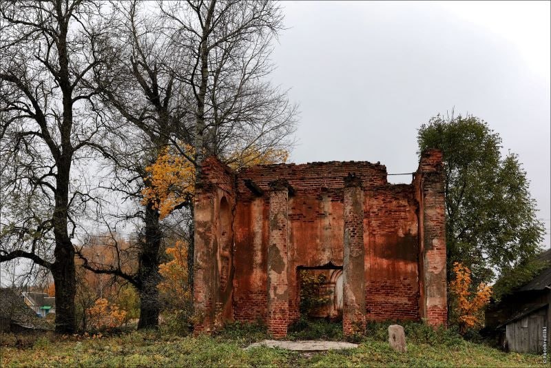 руины храма