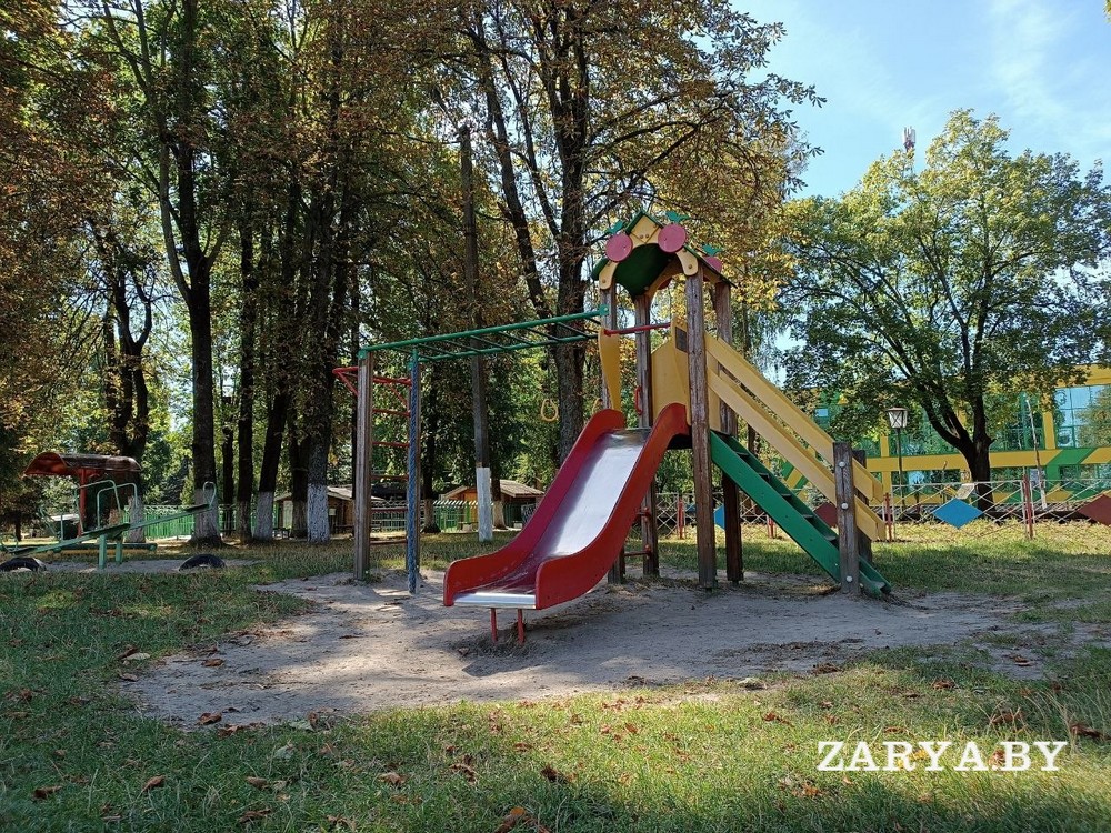 Городской парк в Пинске в сентябре 2026 года. Фото: «Заря»