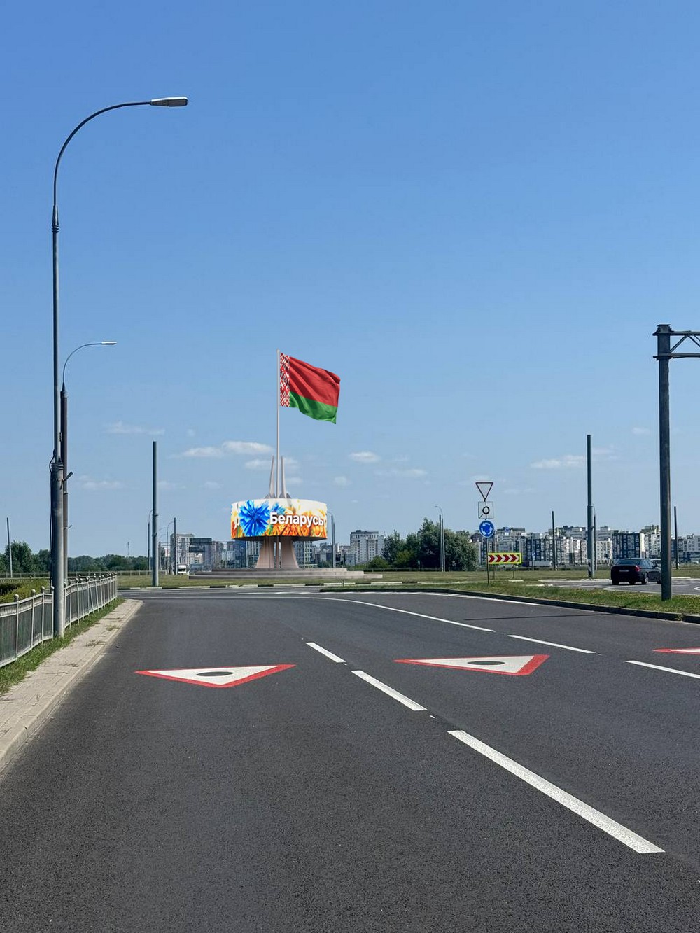 Проект стелы с госфлагом на Варшавском кольце в Бресте. Фото: Брестский горисполком